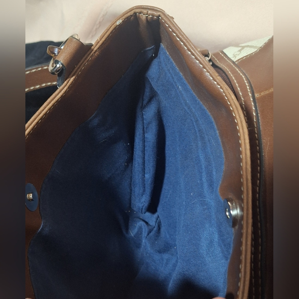 CHAPS Tan and Cream Shoulder Bag - Picture 3 of 9